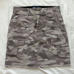 Democracy Ab technology Camo Mini Skirt size 2